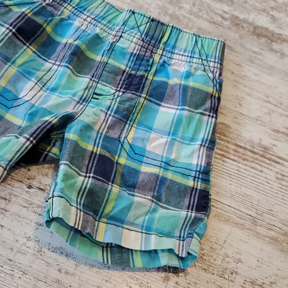 Boys Carter's shorts size 3T